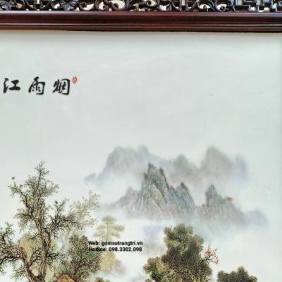 tranh sứ khung gỗ hoạ tiết xóm núi